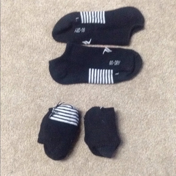 Old navy active boys ankle socks - Picture 1 of 2
